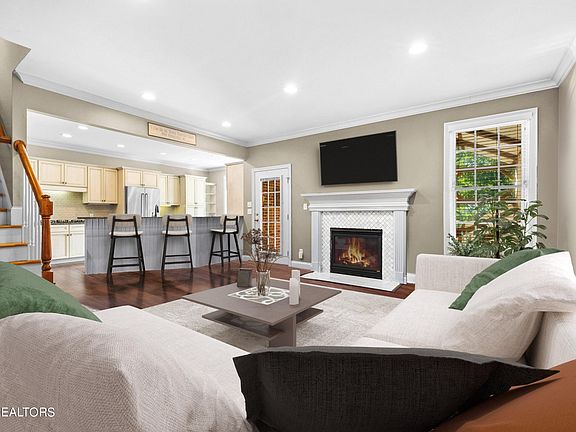 5th image of 9630 Valley Woods Ln