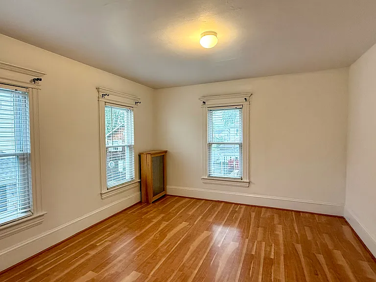 110 Florence Ct — Photo 13