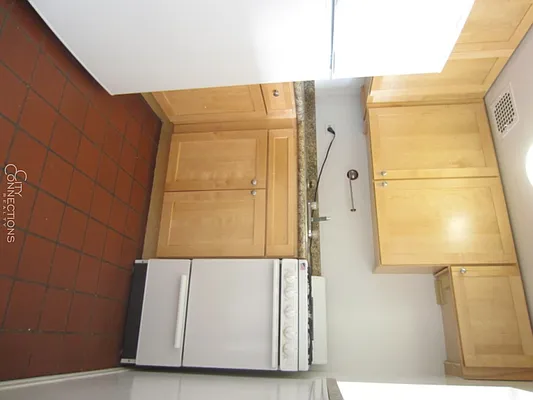 Rented by City Connections Realty | media 15