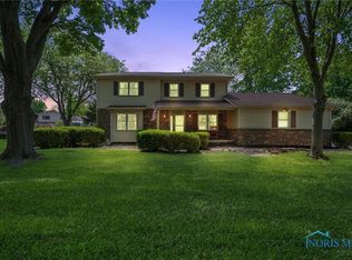 840 Whitehall Dr, Perrysburg, OH 43551