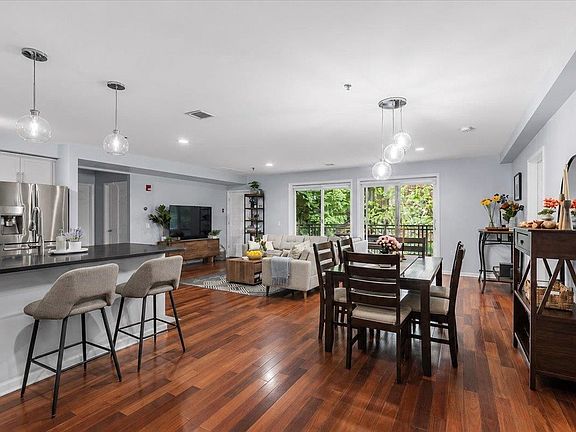 3rd image of 650 2nd St APT 2D