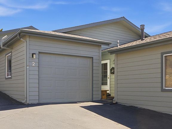 2nd image of 1861 Raven Ave #B2