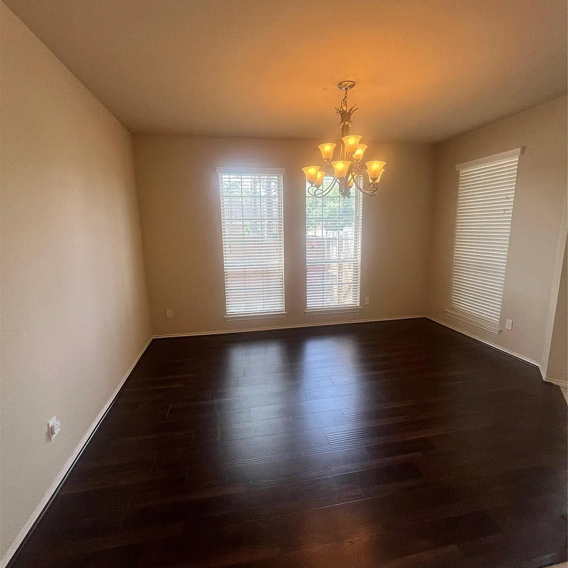 4 bed, 3.5 bath, 3102 sqft, $3,499 — Photo 4