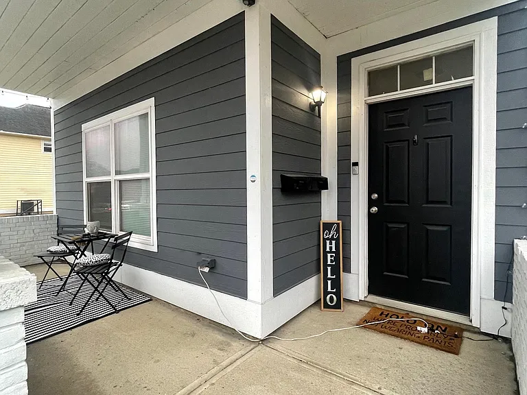 2038 N College Ave — Photo 4