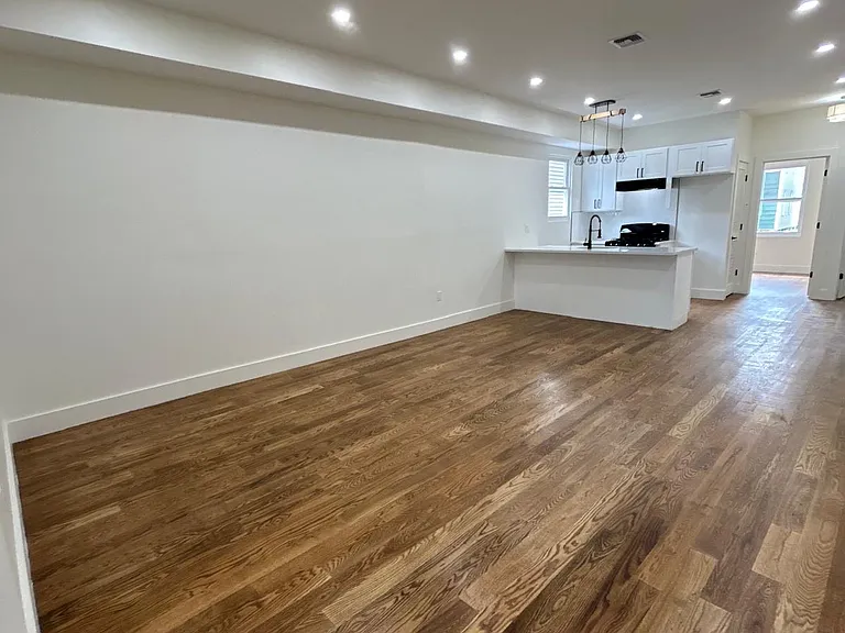 12 Elm St #2 — Photo 1