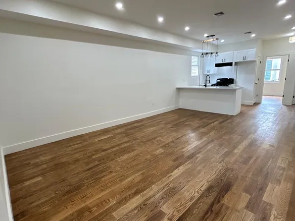 12 Elm St, Paterson, NJ