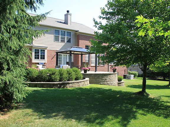 3rd image of 32487 Oakwood Ct