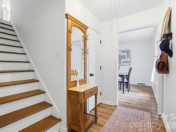 2nd image of 5060 Suwarrow Cir