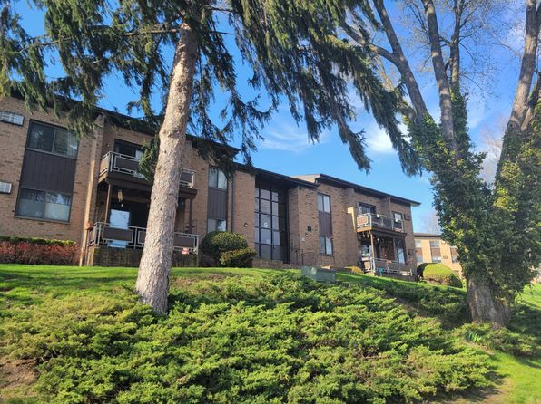 9 Charles Ln APT 2C