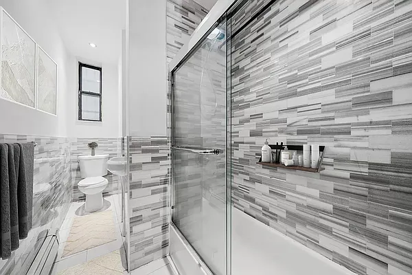 Rented by Vector New York, LLC | media 16