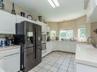 2071 E Muir Field Dr, Fresno, CA