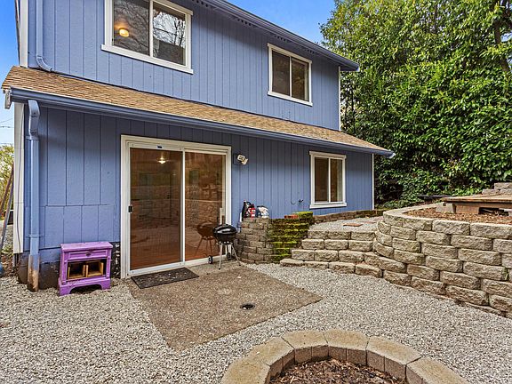 Shared BBQ backyard.