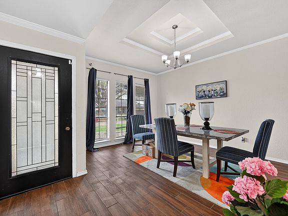 2nd image of 2307 Honeysuckle Dr