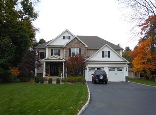 421 Pine Grove Cir, Scotch Plains, NJ 07076