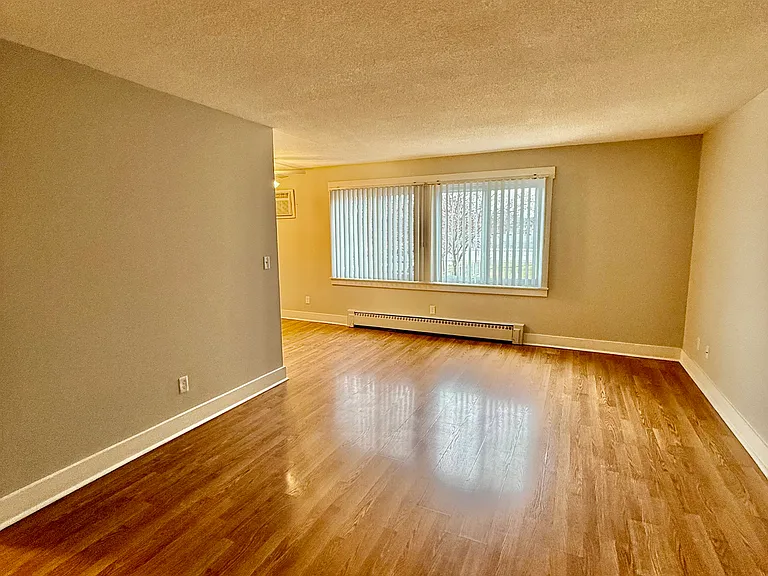 Edgerton Highlands Apartments — Photo 39