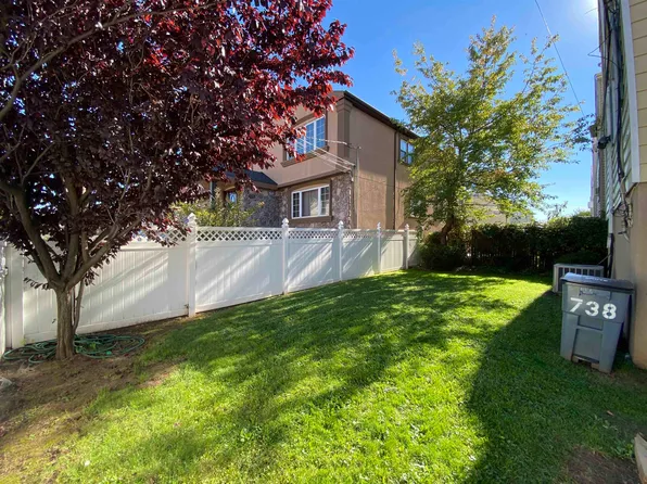 738 Kennedy Boulevard image 4 of 21