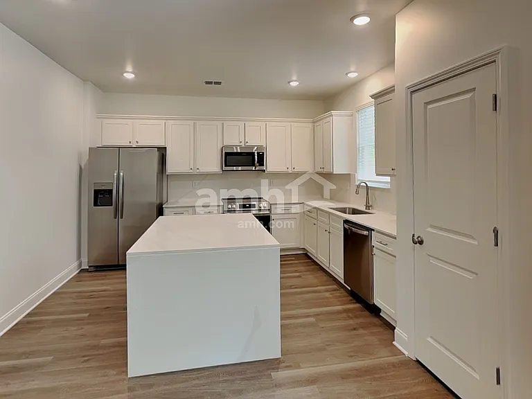 1648 Aquamarine Dr — Photo 3