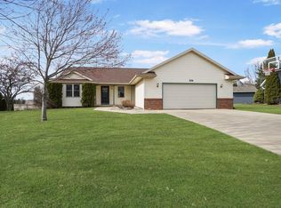 206 Sunset COURT, Mayville, WI 53050