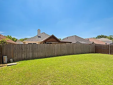 702 Lake Bridge Dr — Photo 16