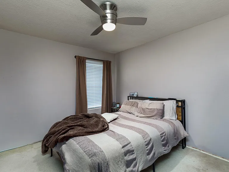 24027 Kingbriar Dr — Photo 14