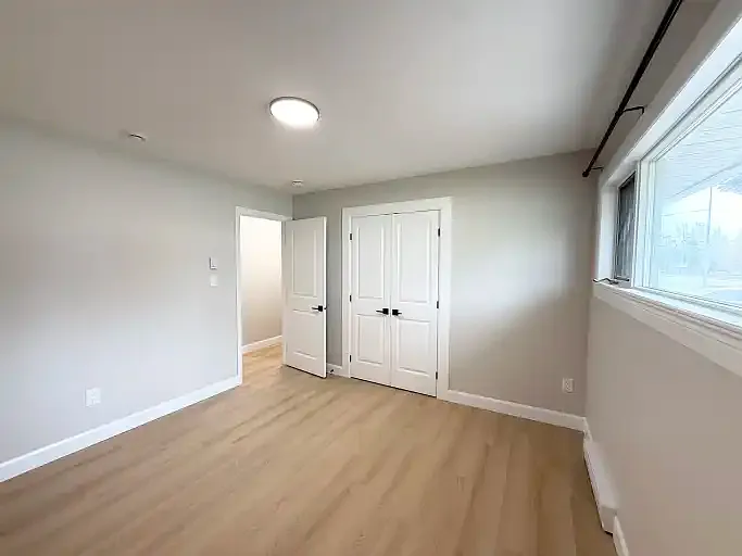 676 Collins Bay Rd #1 — Photo 10