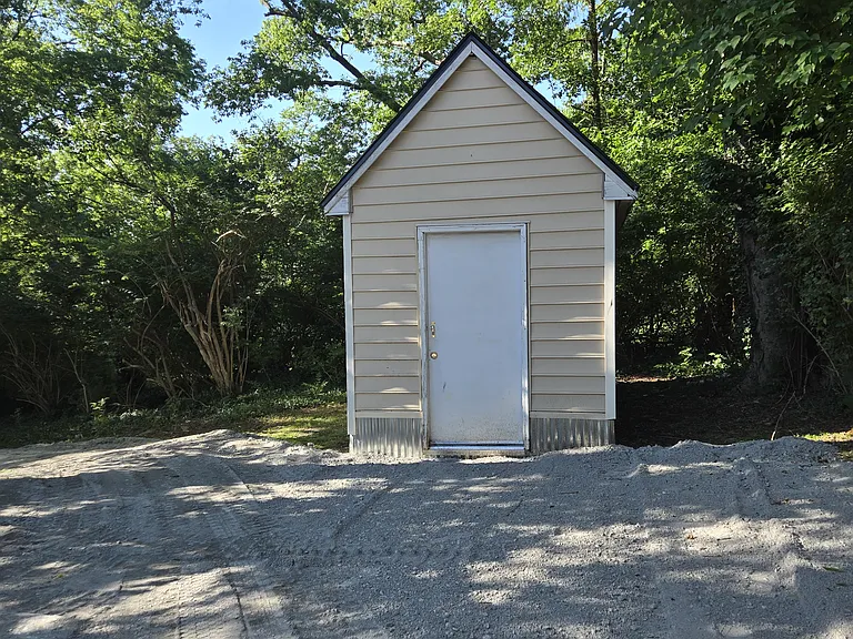 319 E Trinity Ln #A — Photo 17