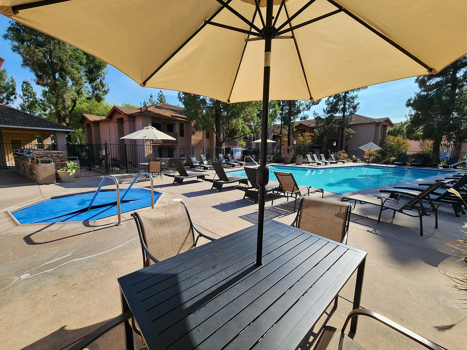 1 bed, 704 sqft, $2,275 — Photo 4