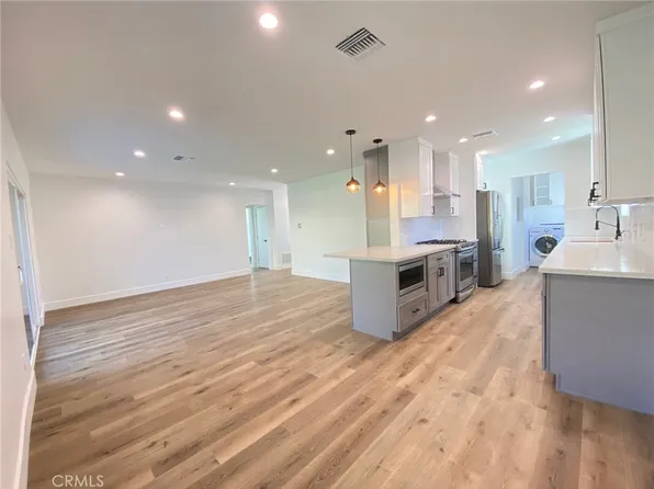 8045 Darby Ave, Reseda, CA 91335