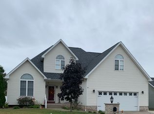 40 Stone Creek Ct, Milton, WV 25541