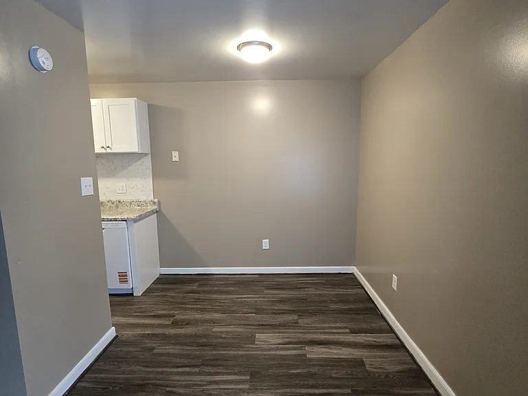 1249 Nelson St #D — Photo 3