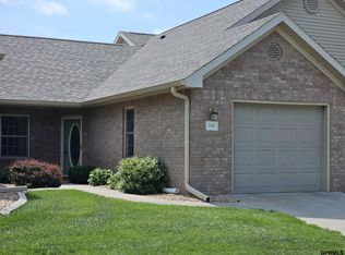 606 S 25th St, Beatrice, NE 68310