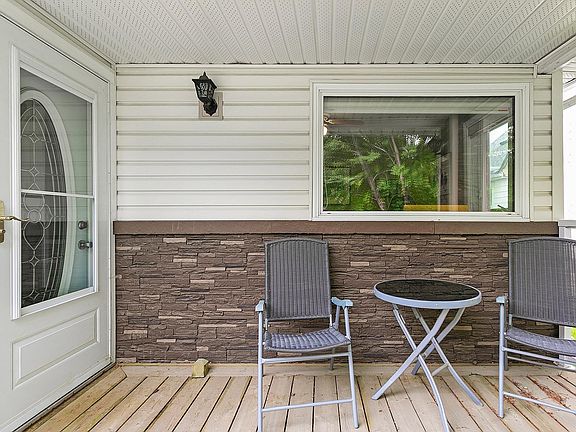 2nd image of 31 River Dr