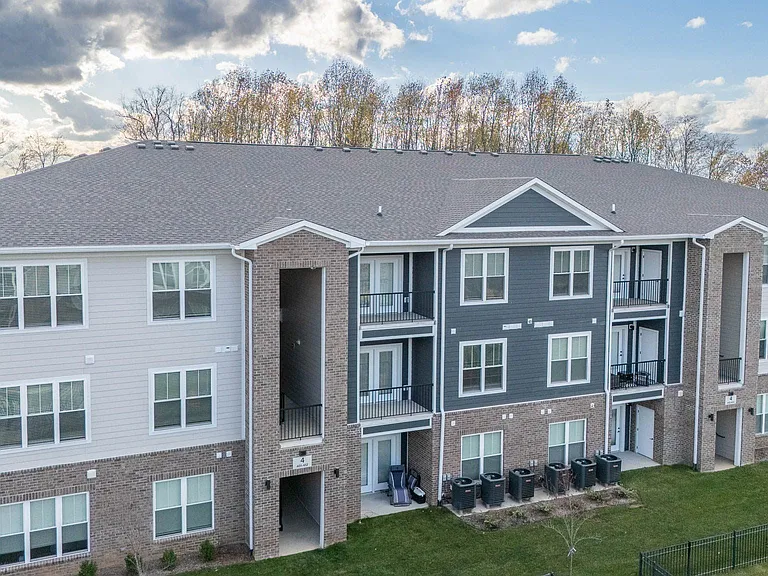 Viridian Apartments — Photo 6