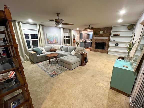 4th image of 3701 Brook Hollow Dr