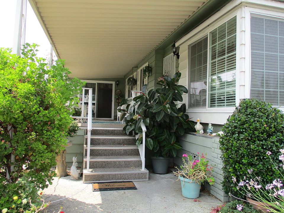2nd image of 494 Mill Pond Dr
