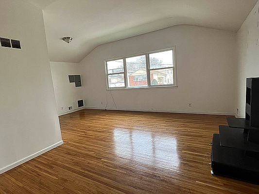2nd image of 10561 Flatlands 5 St Floor 1