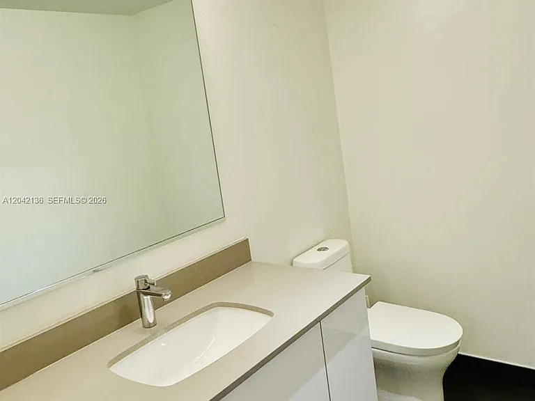 1600 NE 1st Ave #1915 — Photo 9