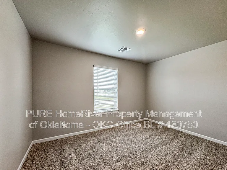 2516 Rosewood Ln — Photo 14