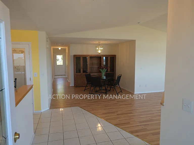 70 Amethyst Dr — Photo 3