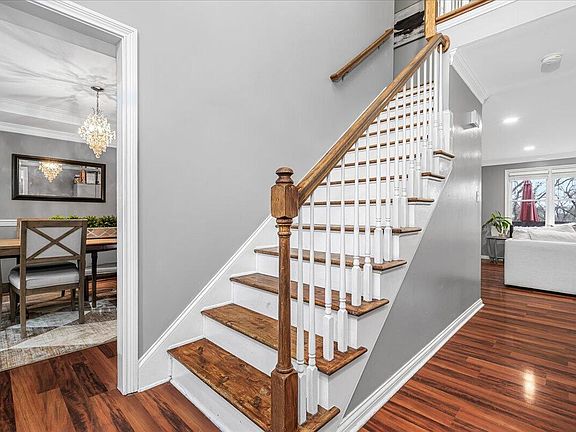 4th image of 549 Brookwater Ln