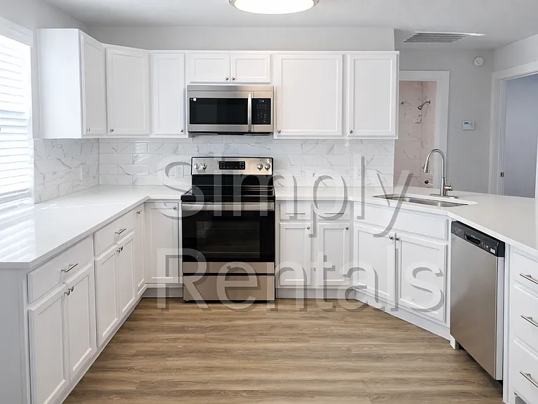 383 McIlrath #A — Photo 2