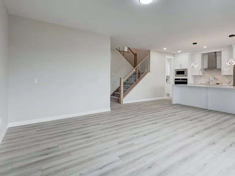194 Kinniburgh Cres #194 — Photo 4