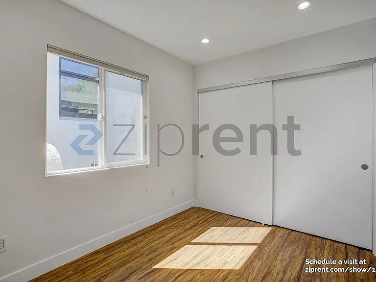 1917 Hyperion Ave — Photo 8