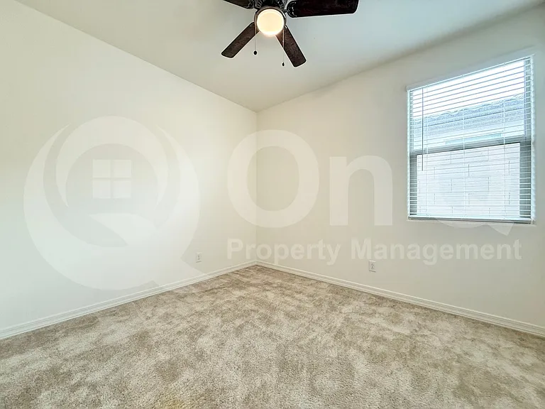5734 W Getty Dr — Photo 5