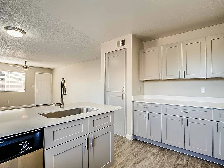 Sterling Point Apartment Homes — Photo 50
