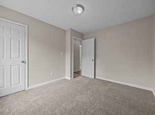 424 Boysenberry Lane, Hubert, NC 28539