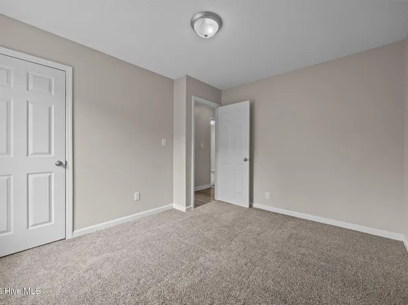 424 Boysenberry Lane, Hubert, NC 28539