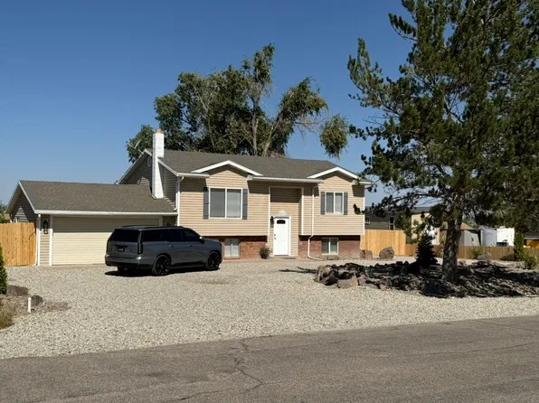 4593 N Wagon Wheel Dr, Enoch, UT 84721