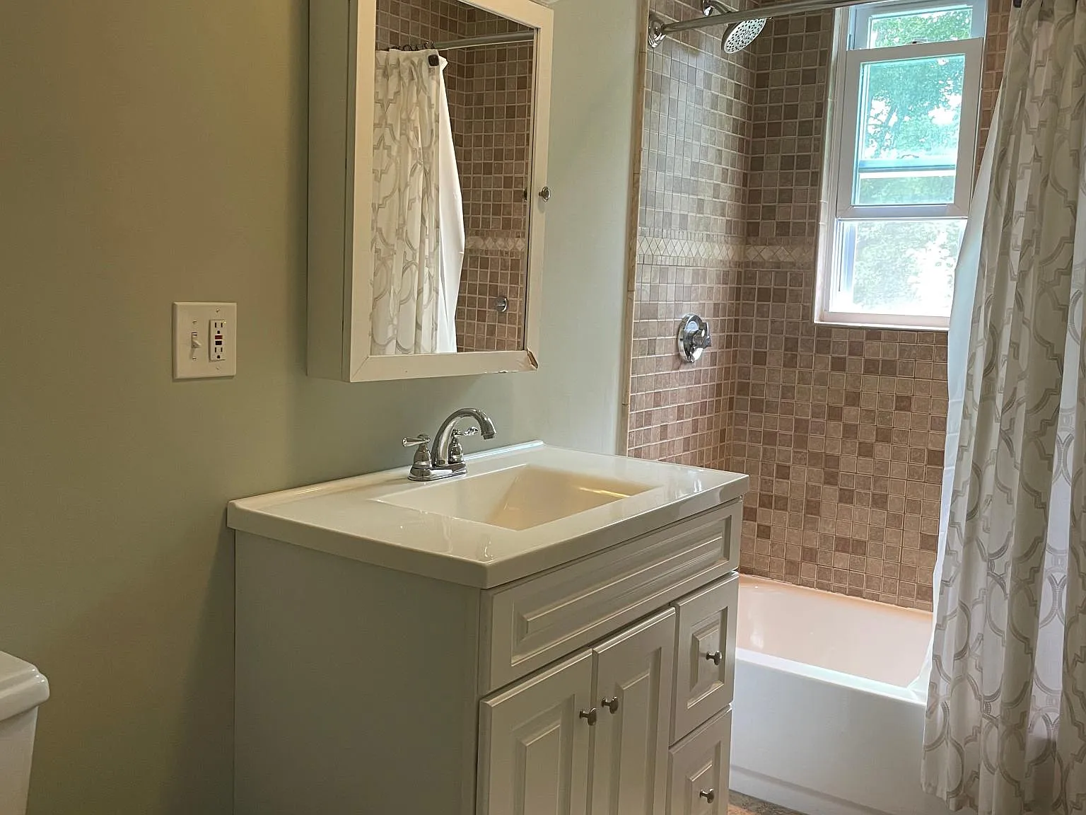 416 Trapelo Rd — Photo 4