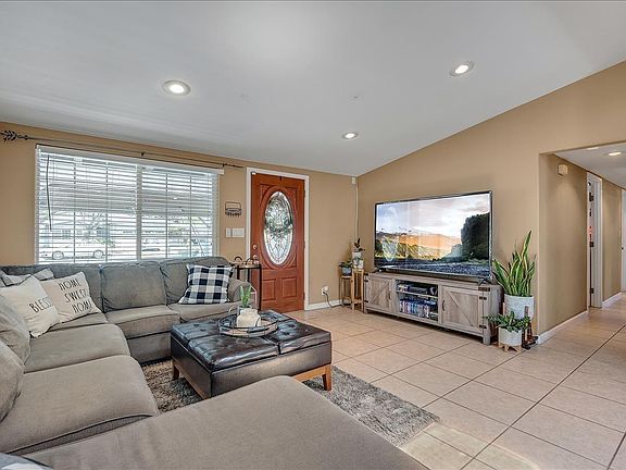 5th image of 1256 Socorro Ave